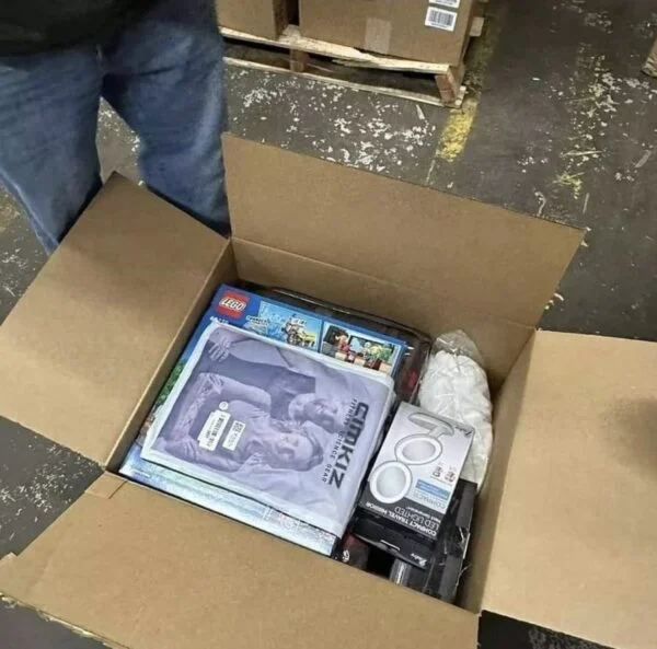 Assorted Returns Boxes by the Pallet – Unmanifested Liquidation — listing photo 2, lot PC-GENER-0113