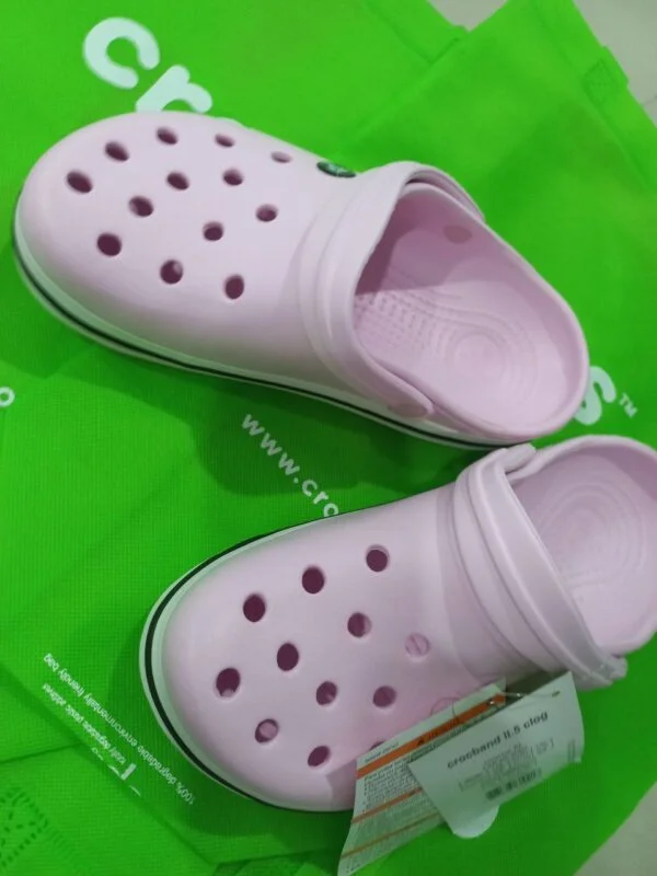 Crocs Shoes Bulk Pallets — listing photo 4, lot PC-GENER-0061