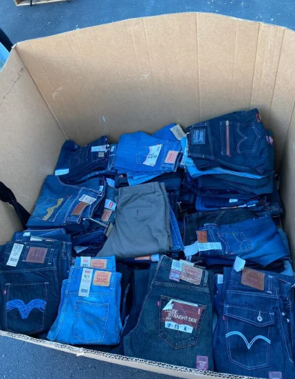 Pallets Levis Clothes​ — listing photo 2, lot PC-GENER-0127