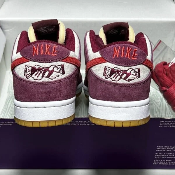 NIKE SB Dunk Low Red Grey — listing photo 6, lot PC-GENER-0114
