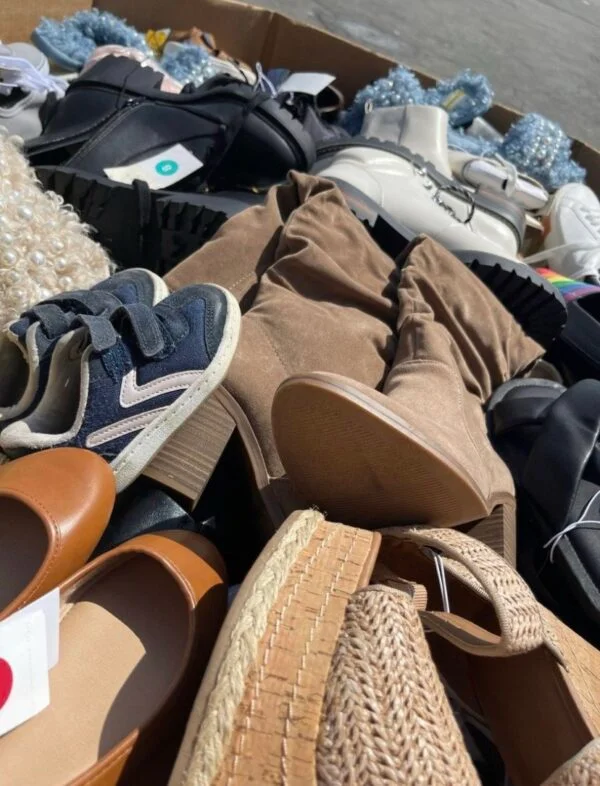 Mixed Shoes Pallet — listing photo 2, lot PC-GENER-0110