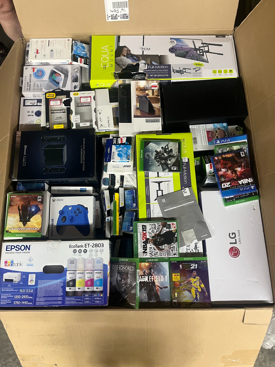 Target Electronics Assorted Box (Large) – Unmanifested Liquidation Lot — listing photo 1, lot PC-NEWAR-0202