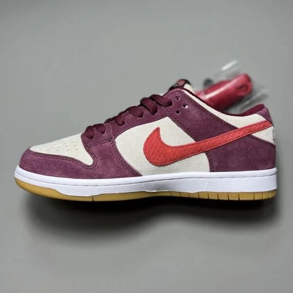 NIKE SB Dunk Low Red Grey — listing photo 3, lot PC-GENER-0114