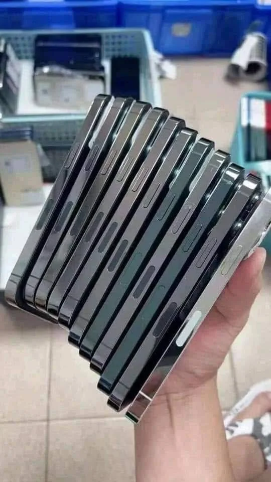 iPhone 16 Pro Max Pallet for Sale – Wholesale Apple Phones | Bulk Liquidation — listing photo 4, lot PC-GENER-0171