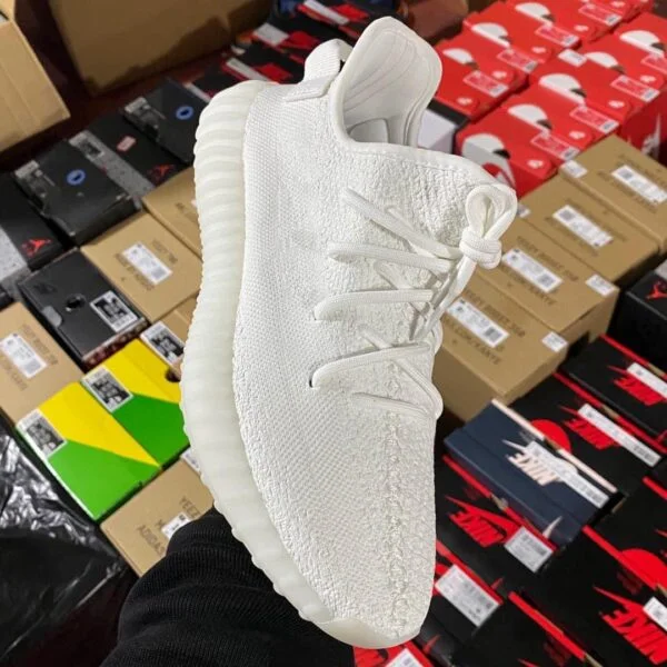 Yeezy Boost 350 v2 Pallets — listing photo 9, lot PC-GENER-0167