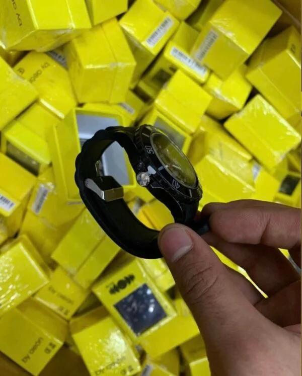 Moon Black Unisex Watch Pallet — listing photo 3, lot PC-GENER-0111