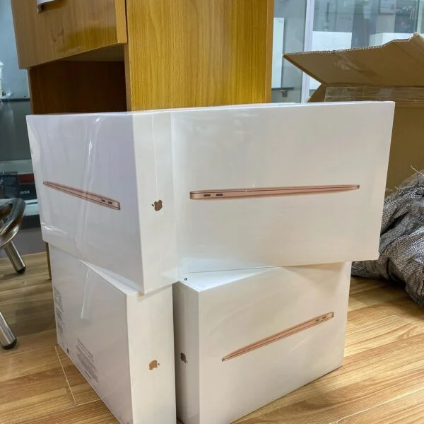 Macbook Liquidation — listing photo 4, lot PC-GENER-0098
