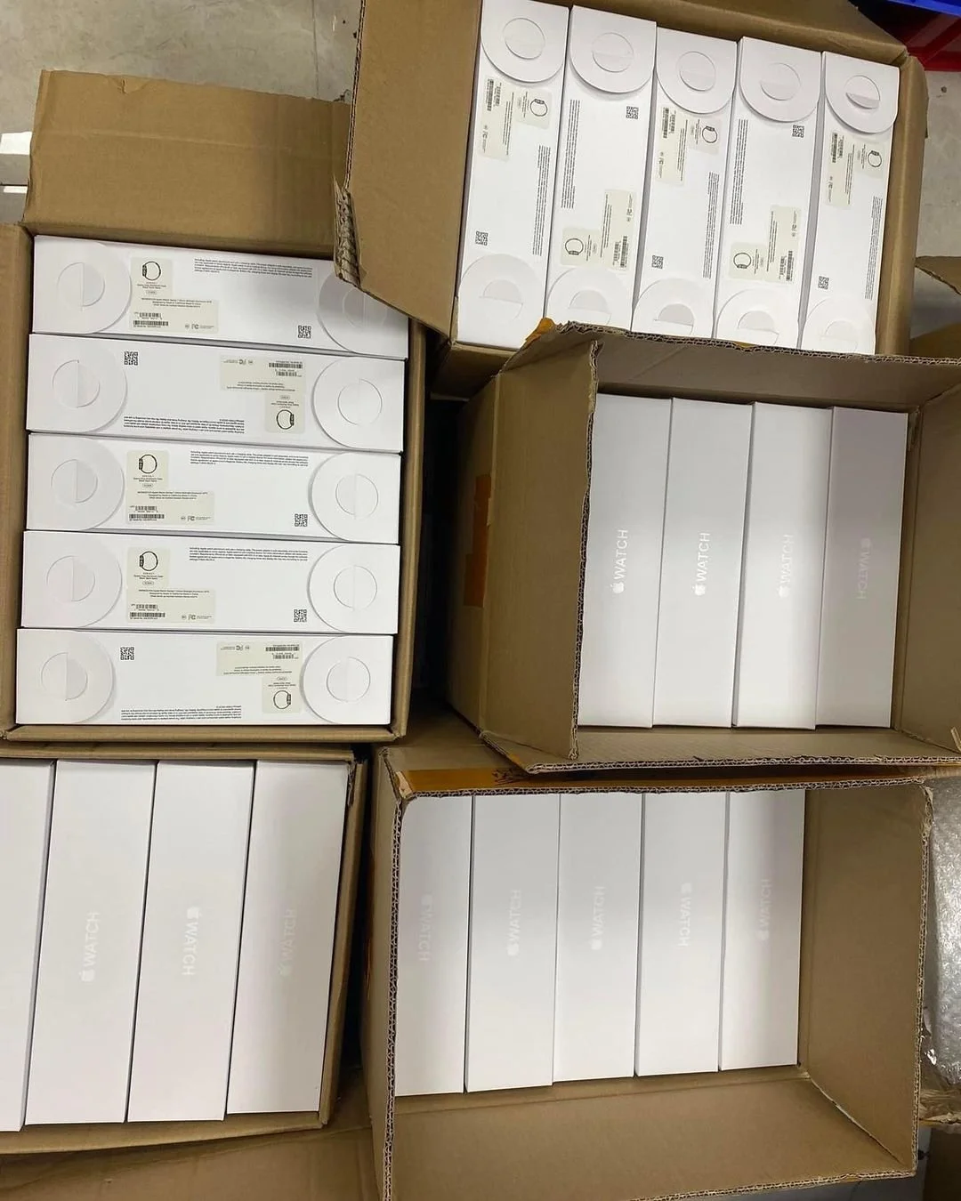 Apple Watch Series 8 Pallet — listing photo 2, lot PC-GENER-0030