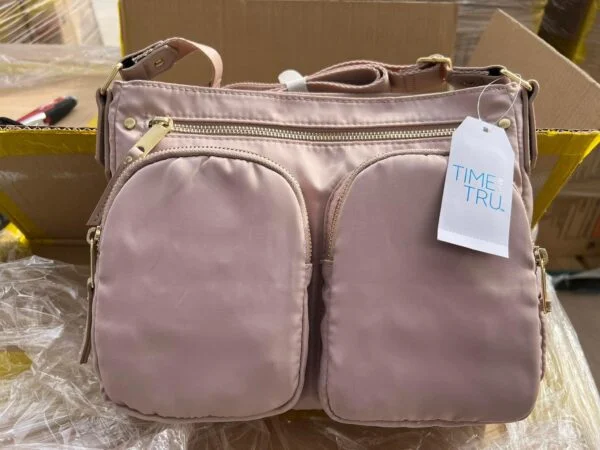 Assorted Purses Partial Pallet — listing photo 2, lot PC-GENER-0033