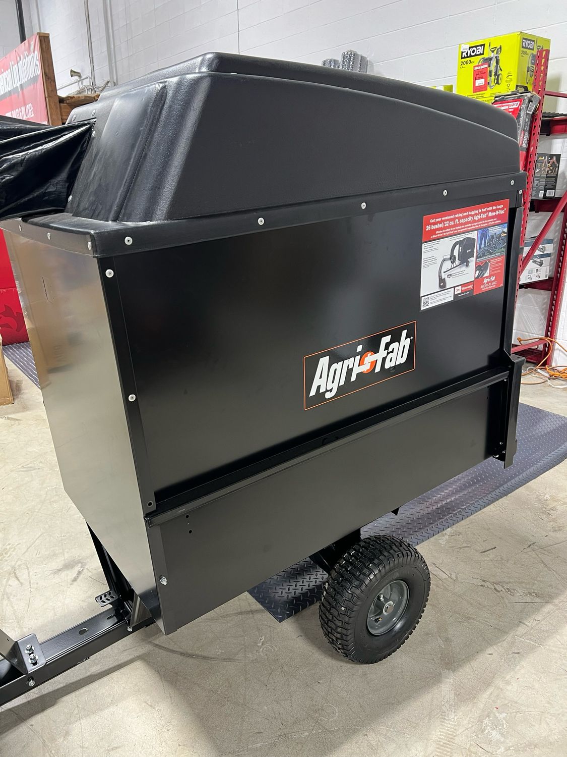 Agri-Fab Mow N Vac, 32 Cu Ft Capacity — listing photo 4, lot PC-HOMED-0172