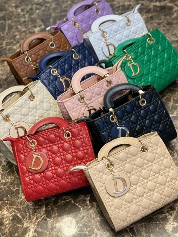 Women Dior Bags Pallets — listing photo 6, lot PC-GENER-0165