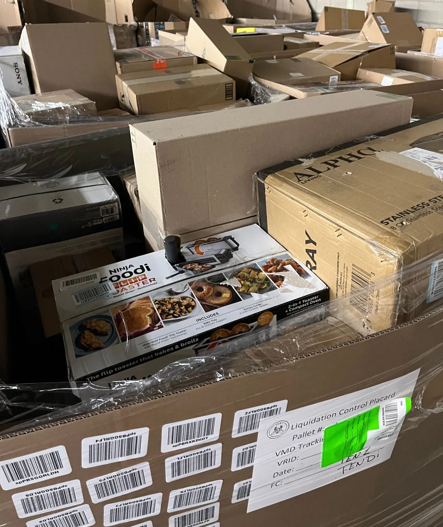 Amazon General Merchandise Truckload — listing photo 4, lot PC-TRUCK-0230