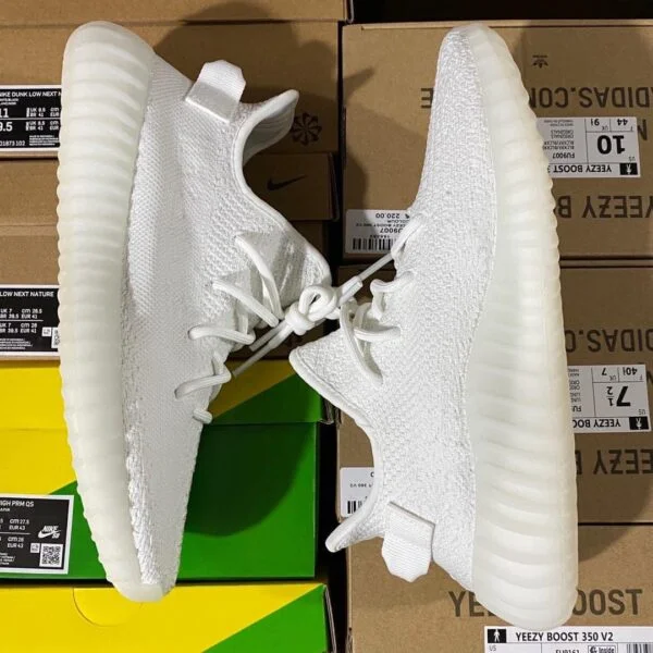 Yeezy Boost 350 v2 Pallets — listing photo 3, lot PC-GENER-0167