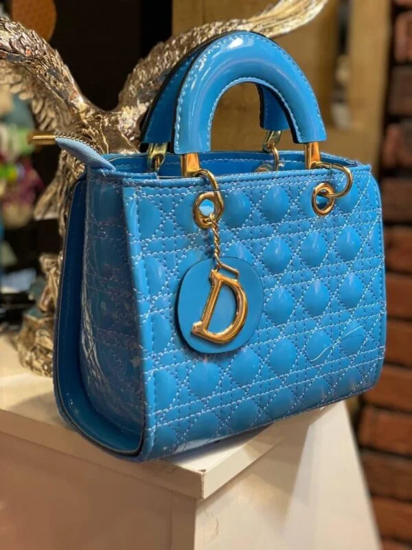 Women Dior Bags Pallets — listing photo 2, lot PC-GENER-0165