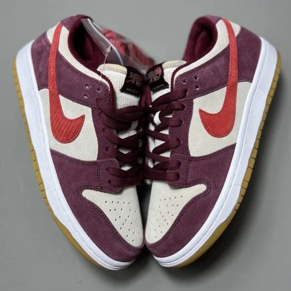 NIKE SB Dunk Low Red Grey — listing photo 7, lot PC-GENER-0114